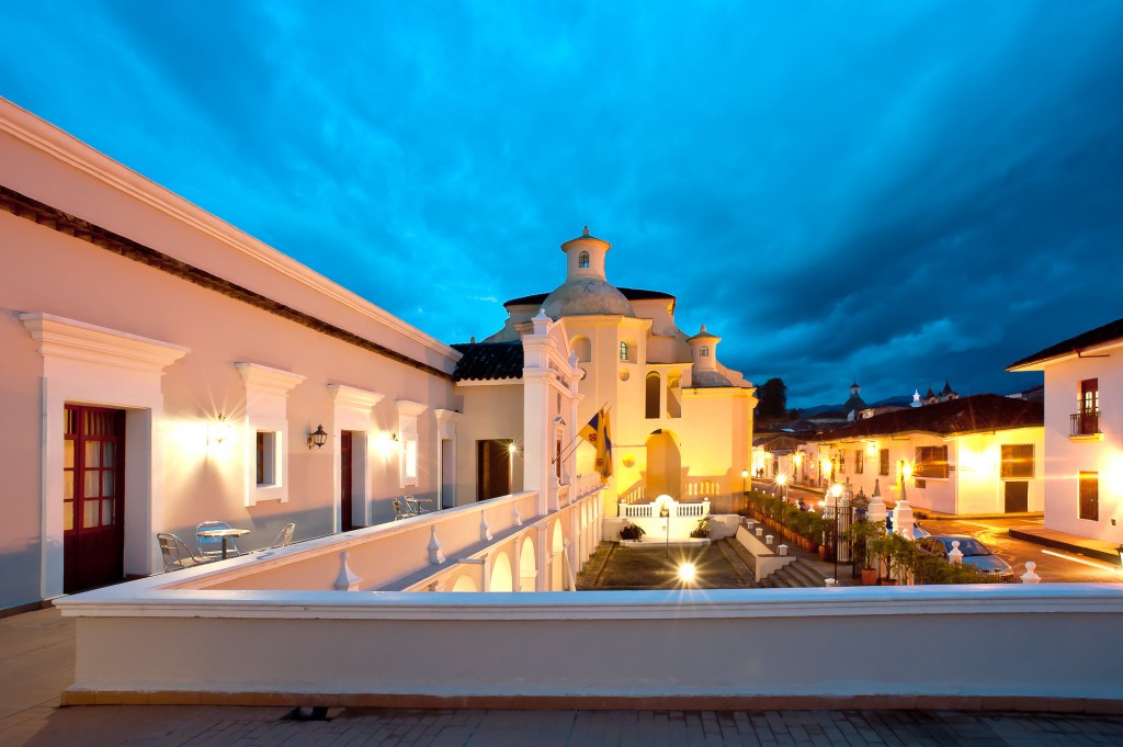 Terrace (street view) - Hotel Dann Monasterio (Popayan, Colombia