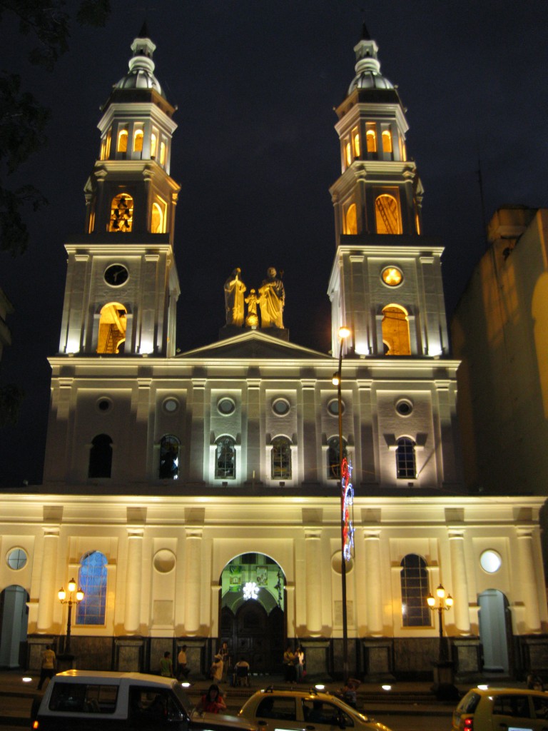 Catedral_Sagrada_Familia,_Bucaramanga,_Santander