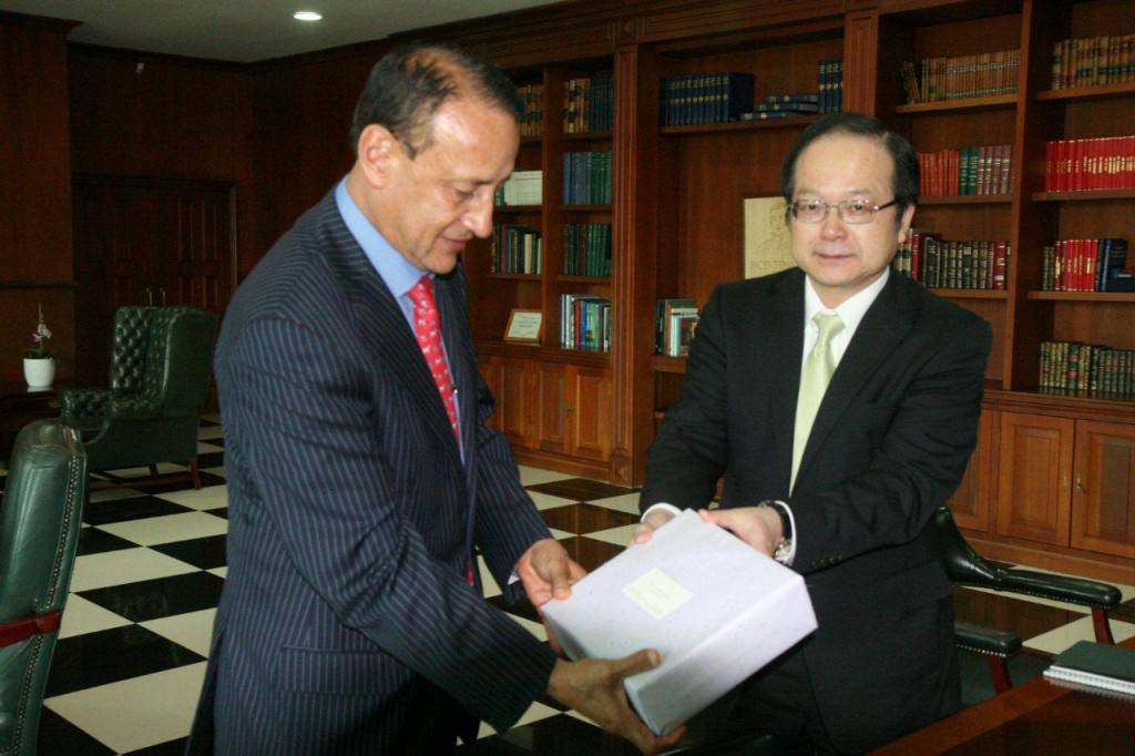 Visita embajador de Japón al gobernador Álvaro Cruz 1