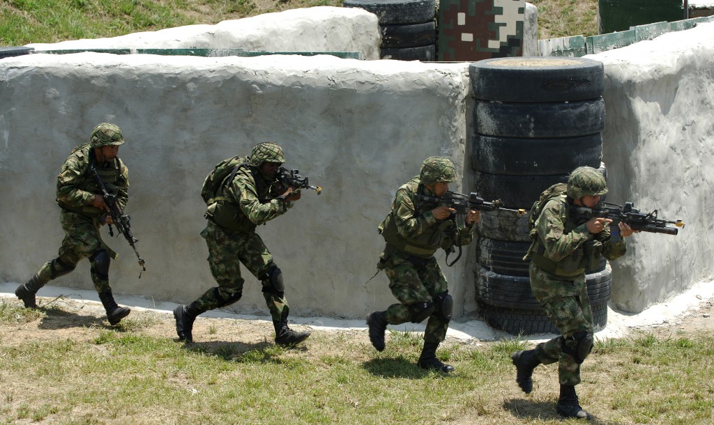 Colombian army special forces insert into Tolemaida Air Base, Colombia, during a technical demonstration for Secretary of Defense Robert M. Gates and Colombian Minister of Defense Dr. Juan Manuel Santos during the secretary's trip to Latin America Oct. 3, 2007.  DoD photo by Tech Sgt. Jerry Morrison, U.S. Air Force. (Released)