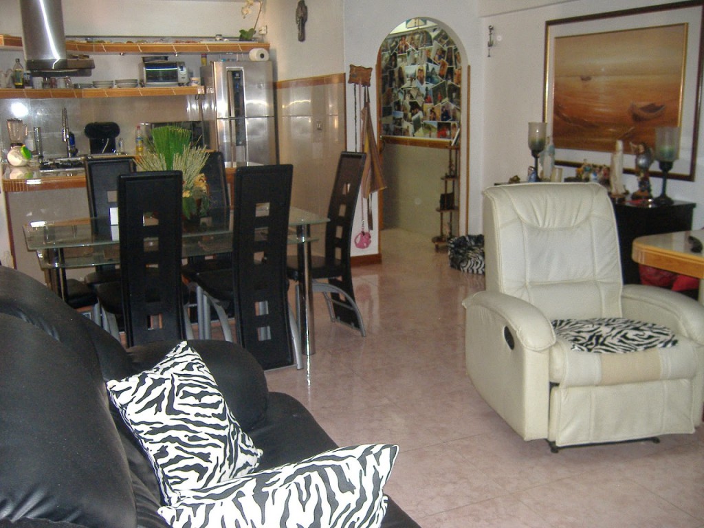 sala  piso de ceramica