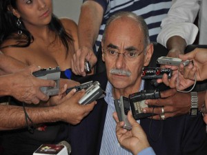 horacio serpa sin bigote1