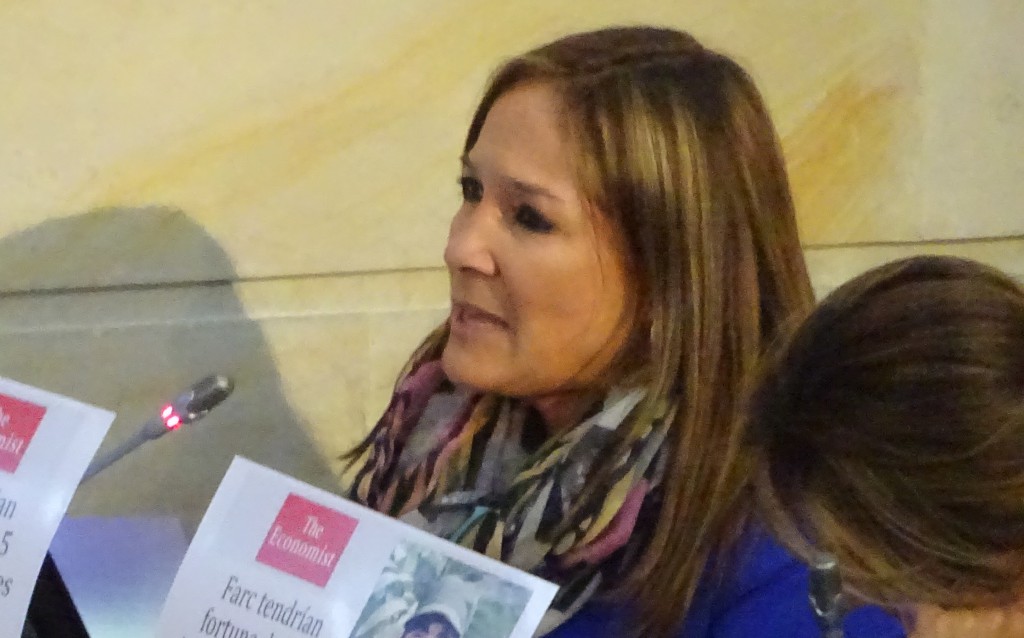 SENADORA CORREA 1