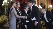 El futbolista James Rodríguez saluda a los Reyes de España, Felipe VI y Letizia Ortiz, en el Palacio Real en la ciudad de Madrid. La Reina Letizia Ortiz, le dijo […]
