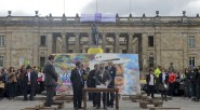 El Presidente Juan Manuel Santos reiteró su propósito de «terminar el único conflicto armado que subsiste, el más viejo además, en todo el hemisferio occidental», durante la conmemoración de los [&hellip;]