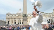 EL PAPA FRANCISCO EN COLOMBIA &nbsp; El Gobierno colombiano empezó los preparativos para la visita que efectuará al país el Papa Francisco de acuerdo con confirmación del presidente Santos: Juan [&hellip;]