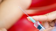  La inyección de corticosteroides sirve para aliviar el dolor de la articulación porque reduce la inflamación en y alrededor de la misma.   Estimado Dr: Padezco de osteoartritis en la [&hellip;]