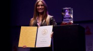 La cantante y compositora chilena recibió  el “Premio de la Presidencia” de la Academia Latina de la Grabación.  Myriam Hernández se encuentra cumpliendo 25 años de trayectoria. Myriam Hernández se [&hellip;]