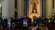 El Presidente Juan Manuel Santos en compañía de su esposa, María Clemencia Rodríguez, y de sus hijos María Antonia y Esteban, así como de ministros del despacho, asistieron al Te [&hellip;]