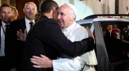 Alfombra de flores elaborada con más de 120.000 rosas ecuatorianas. El Papa Francisco visitó el Palacio Carondelet, sede de la Presidencia de la República,  por lo que se prepararon una [&hellip;]