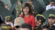 Una niña colombiana de regreso a su tierra colombiana, con alegría e inocencia en  el  albergue de compatriotas deportados de Venezuela. Foto Efraín Herrera &nbsp; xxx