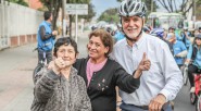 Por primera vez en la historia, un candidato realiza una campaña política a bordo de una bicicleta.El candidato Enrique Peñalosa y sus escuderos a bordo de la bicicleta su medio [&hellip;]