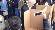 Enrique Peñalosa, en el momento de depositar su voto en la Universidad Konrand Lorenz en la localidad de Chapinero. Luis Eduardo Romero Bogotá Primicia Diario Las elecciones regionales fueron las [&hellip;]