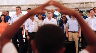 El Presidente Juan Manuel Santos cumplió en El Salado (Bolívar) la promesa de construir 100.000 viviendas gratis para los colombianos más pobres entre los pobres.      El Salado pasó […]