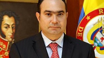El magistrado Pretelt, al conocer la decisión de la Cámara de Representantes, se pronunció en su cuenta de Twitter. “El Congreso de la República me irrespetó el derecho sagrado y humano [&hellip;]