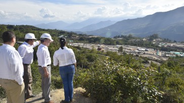 El Presidente Juan Manuel Santos inspeccionó  el avance de las obras del proyecto para la reconstrucción del municipio de Gramalote, Norte de Santander. 375 MIL MILLONES DE PESOS SE DESTINARON PARA FINANCIAR [&hellip;]