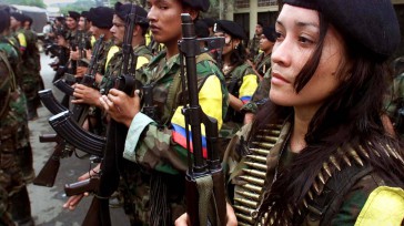Es numerosa la participación de las mujeres al interior de las FARC. LA GUERRILLA DE LAS FARC DENUNCIA UNA CAMPAÑA MEDIÁTICA POR PARTE DE LOS MONOPOLIOS DE LA COMUNICACIÓN EN [&hellip;]