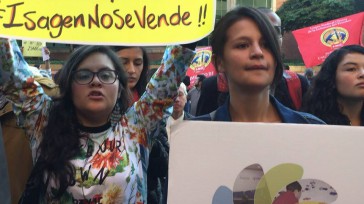 Muchos jóvenes participaron en el plantón de protesta por la venta de Isagén. &nbsp; Hernán Durango Especial &nbsp; Se desarrolló en el norte  de Bogotá  el  Plantón  de protesta por la [&hellip;]