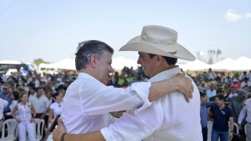 El Presidente Juan Manuel Santos y el Gobernador del Casanare, Alirio Barrera, el único mandatario del uribismo elegido en Colombia  participaron  en Orocué en el ‘Abrazatón por la Paz’, ejercicio […]