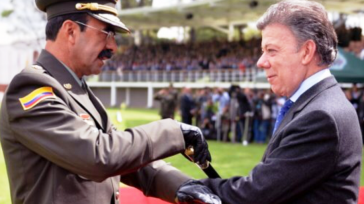 A pesar de contar con la protección del presidente Santos, el director de la Policía Nacional, General Rodolfo Palomino, se vió obligado ante las circunstancias de dar un «paso al [&hellip;]