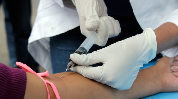 Solo el 46% de los pacientes con mieloma múltiple sobrevive. Solo el 46% de los pacientes con mieloma múltiple sobrevive Jarol Monroy Gonzalez Especial Cifras de Globocan estiman que cerca [&hellip;]