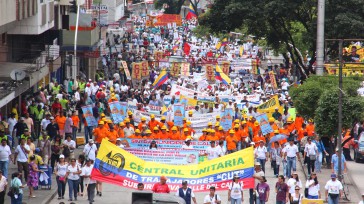 Las centrales CUT, CTC, CGT, las confederaciones y sindicatos de base junto a otras organizaciones sociales y políticas han convocado a los obreros, empleados y demás sectores a manifestar pacíficamente […]