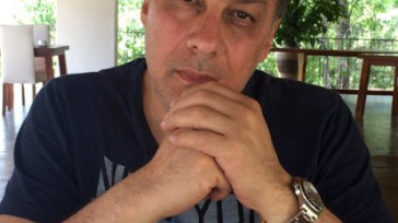 Armando Martí alejado del estrés, la prisa, el ruido y el caos de la ciudad, gozando de la meditación y el descanso natural. &nbsp; &nbsp; &nbsp; Armando Martí Primicia Diario Una taza de café simboliza [&hellip;]