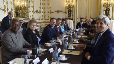 El Presidente de Colombia en el desayuno de líderes ofrecido en Lancaster House, en Londres, al comenzar la Cumbre Mundial Anticorrupción, con el Primer Ministro británico, David Cameron, y el […]