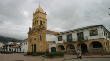 Una mezcla de fungicidas para cultivo de papa, fue la causante de una intoxicación que afecta, hasta el momento, a 19 personas de la vereda San Rafael, en la finca […]