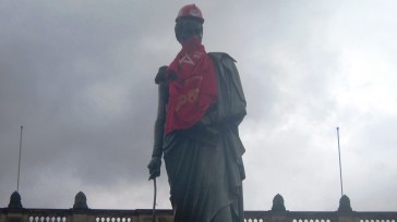 El Libertador Simón Bolívar, fue vestido con prendas alusivas al Partido Comunista de Colombia.           TEXTOS Y FOTOS Junior Primicia Diario   Cientos de trabajadores en […]