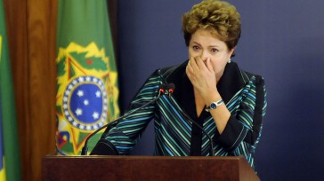 La presidenta Dilma Rousseff , recibió la noticia en medio de lagrimas. Ahora será sometida a un juicio político por determinación de la mayoría de congresistas brasileros. Rousseff  fue suspendida del cargo […]