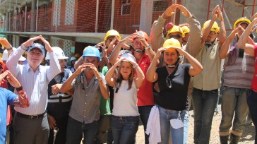 Ministra de Vivienda, Elsa Noguera de la Espriella, en la más reciente visita a Salgar con los constructores del proyecto ‘La Habana’. Fotografía: René Valenzuela.         El […]