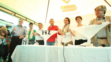 Ante 500 habitantes de Briceño, Antioquia, el Alto Consejero para el Posconflicto, Rafael Pardo; el representante de las FARC, Pastor Alape, y miembros de la comunidad internacional iniciaron el plan [&hellip;]