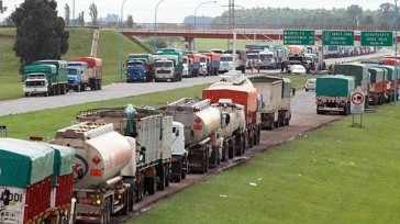 Un llamado de urgencia al Gobierno Nacional y al gremio de los transportadores de carga para que reanuden y aceleren las conversaciones encaminadas a superar el paro camionero que ya [&hellip;]