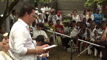 El día en que las FARC, pidieron perdón por la masacre de Bojayá, donde se enfrentaron con una columna del paramilitarismo,  que se refugiaron en la iglesia del pueblo.     […]