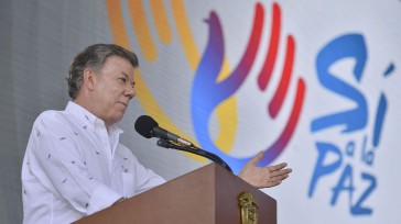 Desde La Mesa, Cundinamarca, el Presidente Santos invitó a los colombianos a sumar a los esfuerzos para lograr la paz , a pesar que algunos vienen apostándole a seguir en guerra. &nbsp;