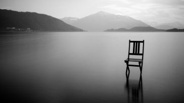 Silencio &nbsp; &nbsp; Erika Castillo Aponte La infinita perfección del silencio Cierto es que el silencio posee el don de la trasmutación: de estremecedor a magnífico, nublado, eufórico, incómodo, ameno, [&hellip;]