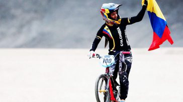 Mariana Pajón, cumplió con Colombia y se vistió de Oro por segunda vez en las Olimpiadas.         La reina del BMX, Mariana Pajón,  ganó su segunda medalla […]