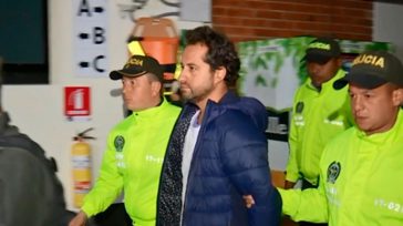 Rafael Uribe Noguera tiene  ahora como vecino a alias «La Bestia», Luis Alfredo Garavito. El violador y asesino en serie de niños que despierta la indignación de país cada vez que anuncian, falsamente, […]