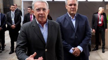 Álvaro Uribe siempre mostrándole el camino a Iván Duque. Ahora ambos afrontan una demanda por perdida de investidura. EFE.           El senador Alvaro Uribe  y su candidato […]