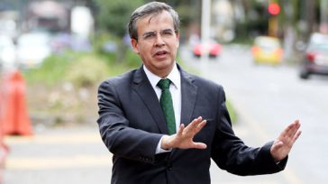 Alex Vernot es abogado, pero también ha incursionado en las artes, como cineasta. Su faceta pública más conocida fue como asesor muy cercano del alcalde de Bogotá  Gustavo Petro, con quien tiene una amistad […]