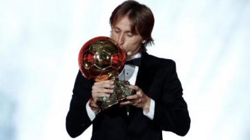 Luka Modric es el nuevo Balón de Oro, un galardón que añadido al  The Bext  y al premio a mejor jugador del Mundial  completa una trilogía que le sitúa ya en los puestos […]