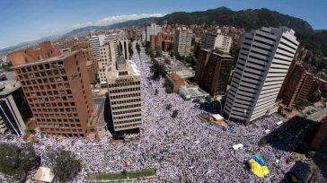 La protesta de los colombianos fue en la Patria y por fuera de ella.         En las zonas céntricas de Bogotá se nota una disminución en el transporte y […]