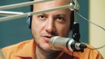 La Voz del Periodismo. Julio Sánchez Cristo. Es, sin lugar a duda, la voz que identifica a Colombia en el sistema noticioso. Además de ocupar los primeros lugares de sintonía [&hellip;]
