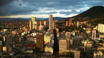 96 horas permanecerán en sus casas los habitantes de Bogotá cumpliendo con una iniciativa de la alcaldesa Claudia Lopez, denominada aislamiento preventivo voluntario, con propósito de estar preparados ante una eventual […]