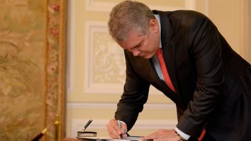 Firma la Directiva Presidencial número 02, del 12 de marzo de 2020, el Presidente Iván Duque Márquez impartió instrucciones a los organismos y entidades de la Rama Ejecutiva del orden [&hellip;]