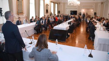En Colombia se reúnen el presidente, los gobernadores, alcaldes de Colombia sin ninguna protección. Incluso en esa reunión participó el alcalde de Popayán quien resultó positivo con el coronavirus. &nbsp; [&hellip;]
