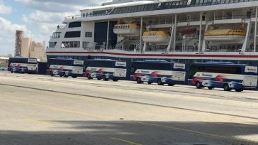 Una larga caravana de ómnibus se encargó del traslado de los viajeros.Fotos tomadas del periódico Escambray, Cuba.          Lázaro David Najarro Pujol Corresponsal En Cuba Primicia Diario […]