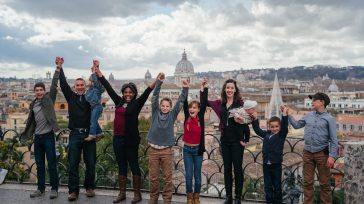 Viajar en familia En Colombia este año habrá 18 días festivos y 16 puentes extendidos con celebraciones en fechas adicionales a las tradicionales. Ya pasaron las fiestas de inicio de [&hellip;]