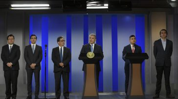 Lo escuché y quedé muy preocupado, por un momento más por sus palabras que por el virus. Curioso que comparezca con su equipo de economistas y no con el ministro [&hellip;]